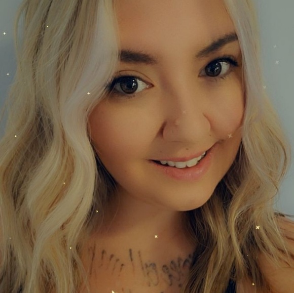 Meet your Posher, Ashley - Picture 1 of 1